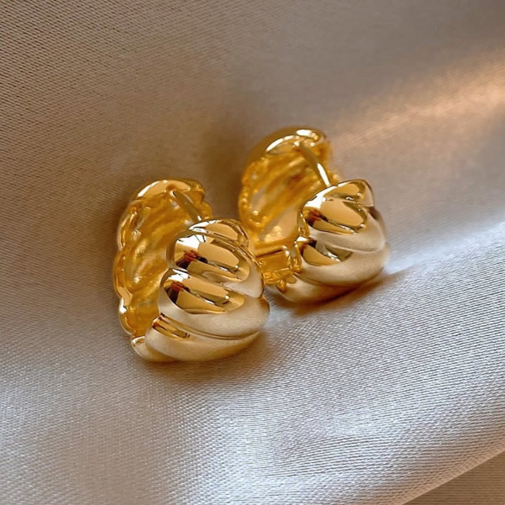 GOLICC Gold Thread Earrings